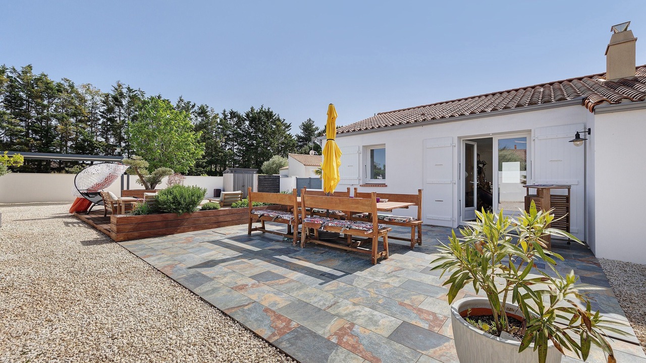 Photo of Outdoor in Angles