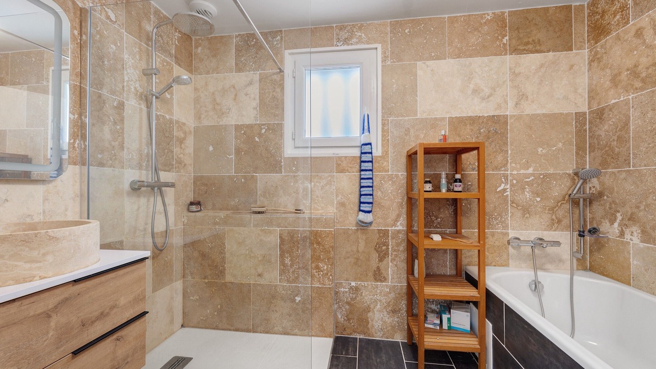 Photo of Bathroom in Angles