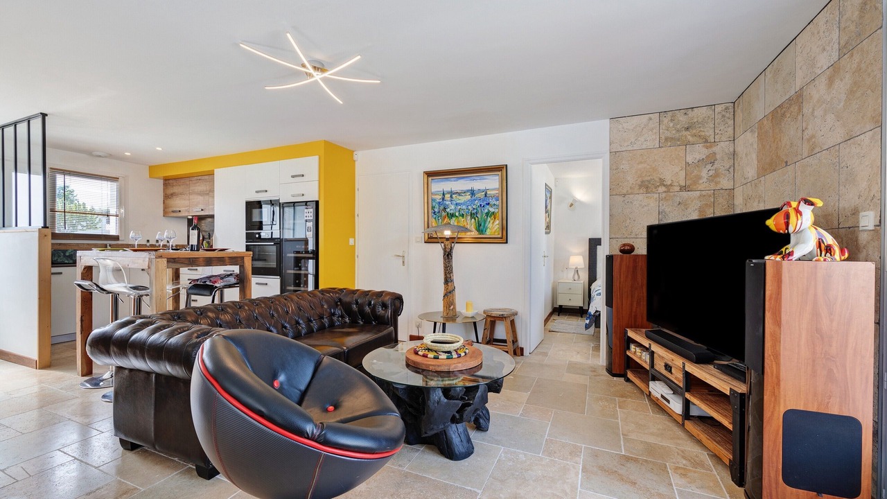 Photo of Livingroom in Angles
