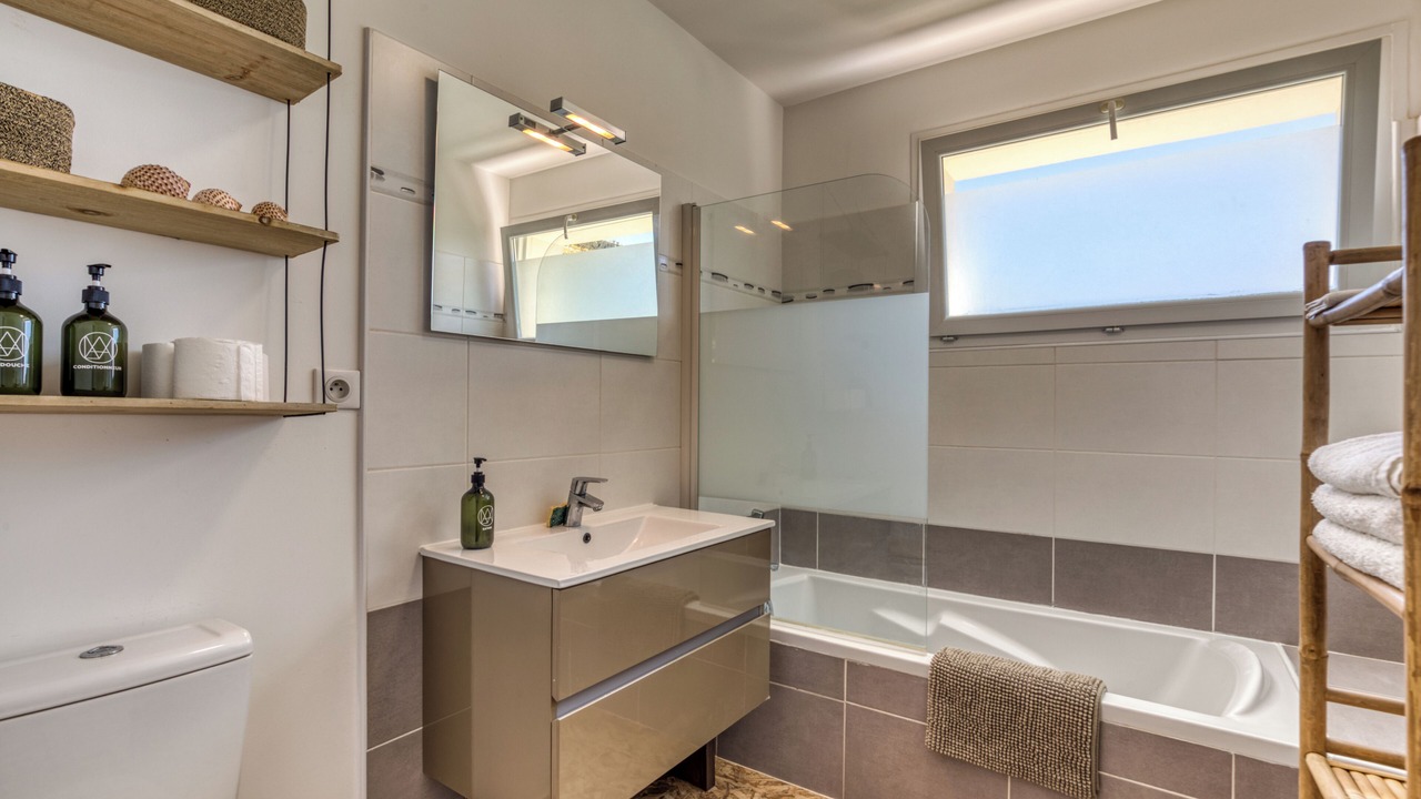 Photo of Bathroom in Mauguio