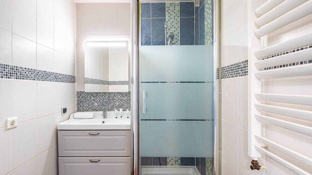 Photo of Bathroom in Saint-Ouen
