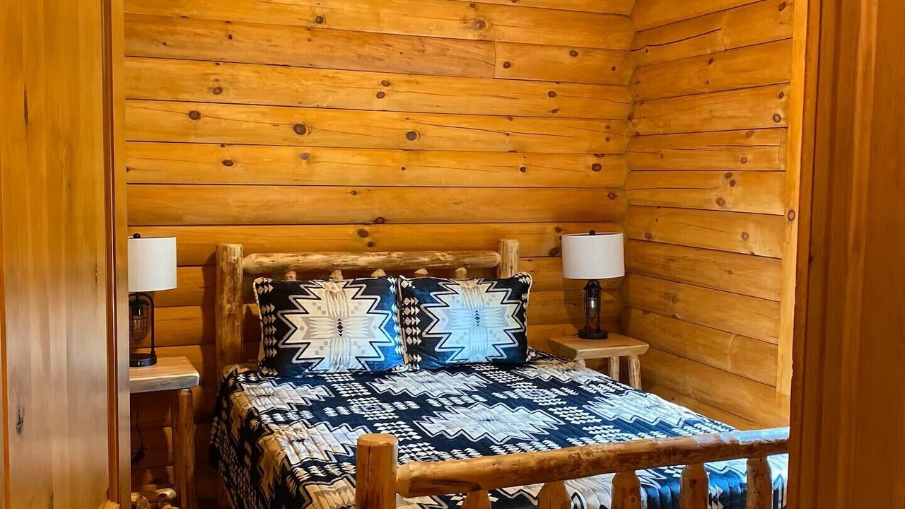 Photo of Bedroom in Cookson