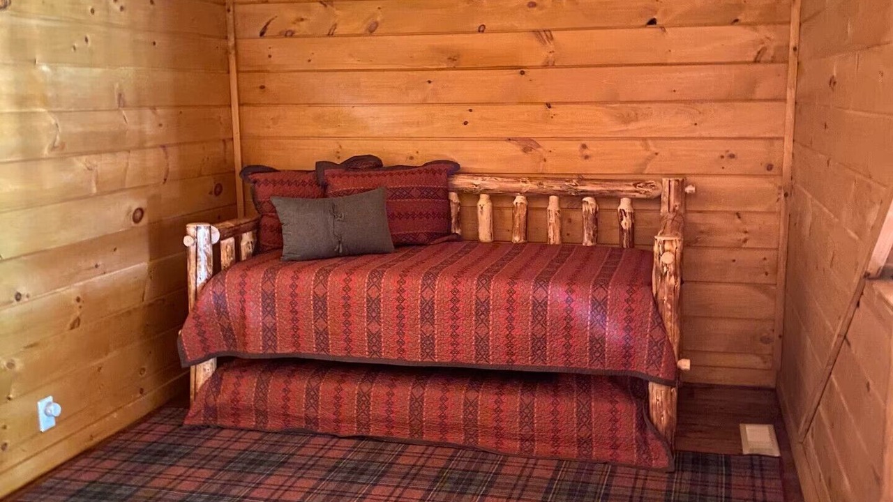 Photo of Bedroom in Cookson