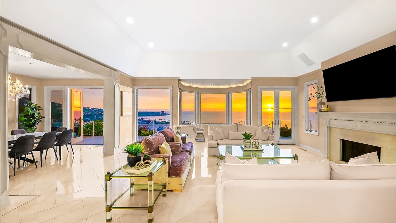 Photo of Livingroom in La Jolla Shores