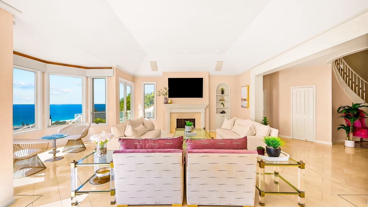 Photo of Livingroom in La Jolla Shores