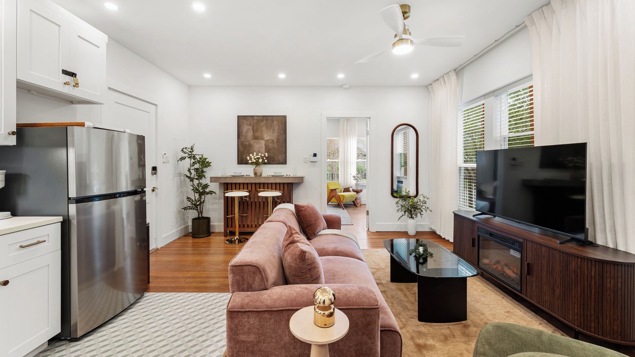 Photo of Livingroom in Neartown