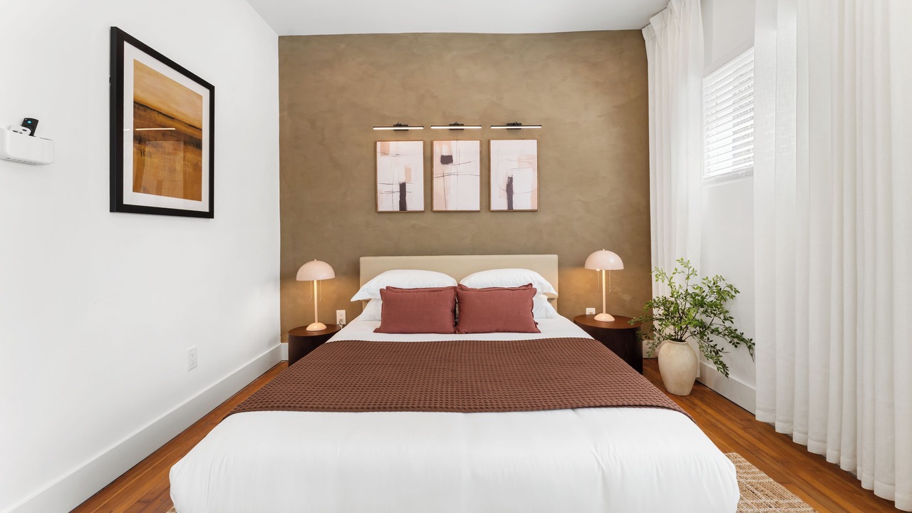 Photo of Bedroom in Neartown