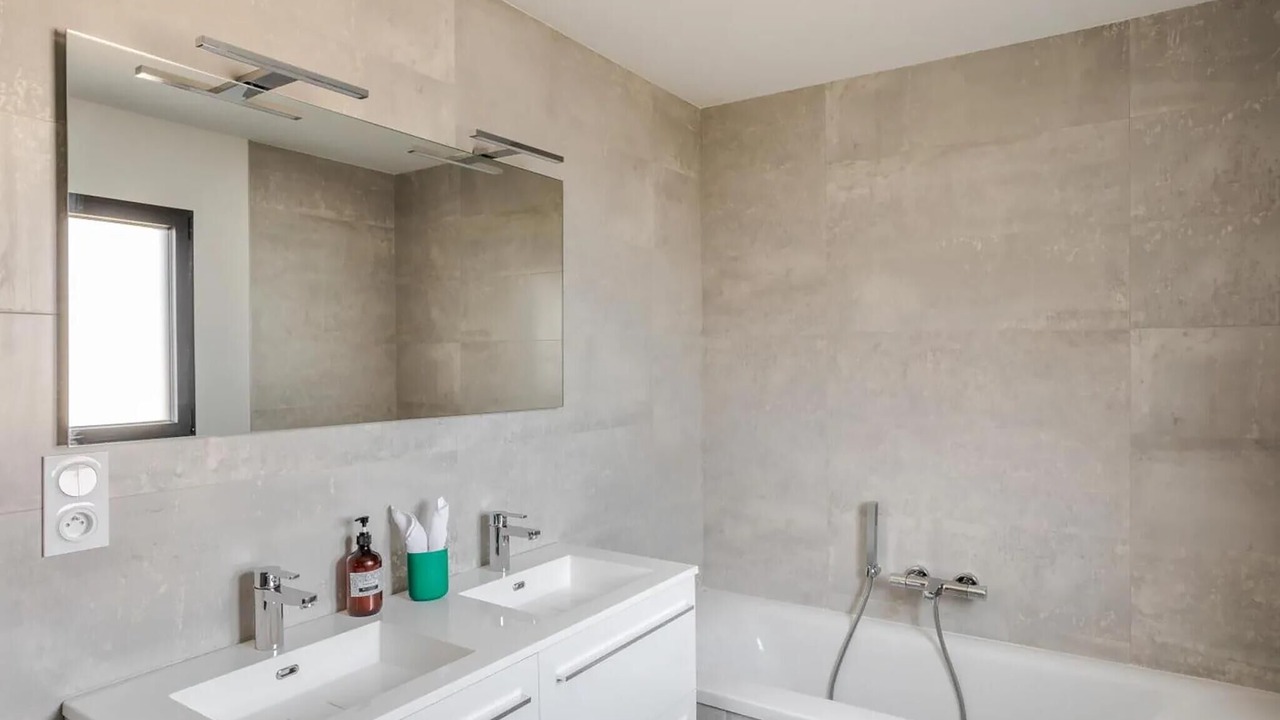 Photo of Bathroom in Dinard