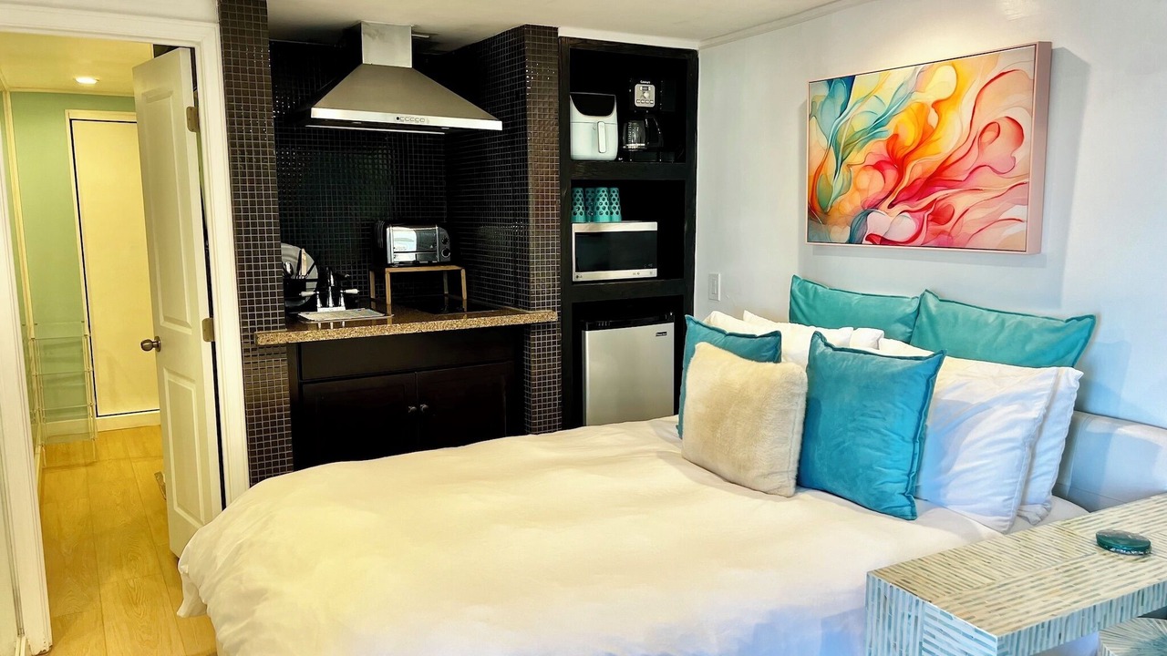 Photo of Bedroom in Hollywood Hills West