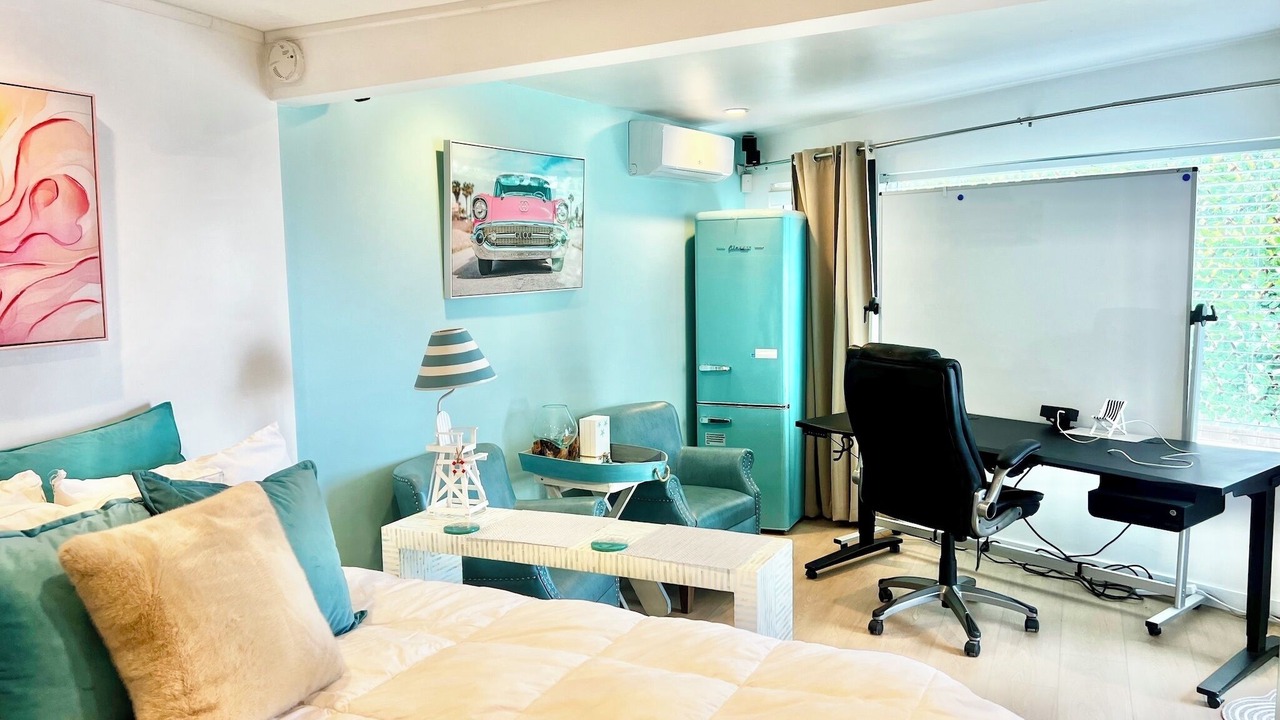 Photo of Bedroom in Hollywood Hills West