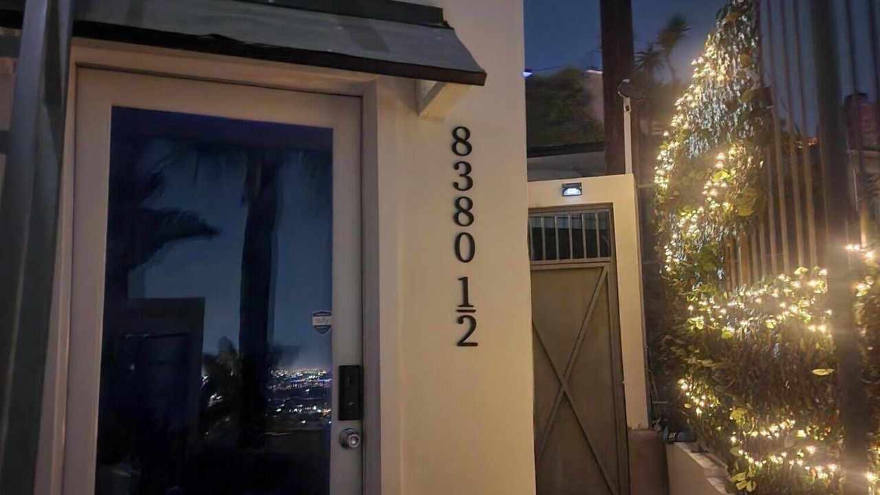 Photo of Outdoor in Hollywood Hills West