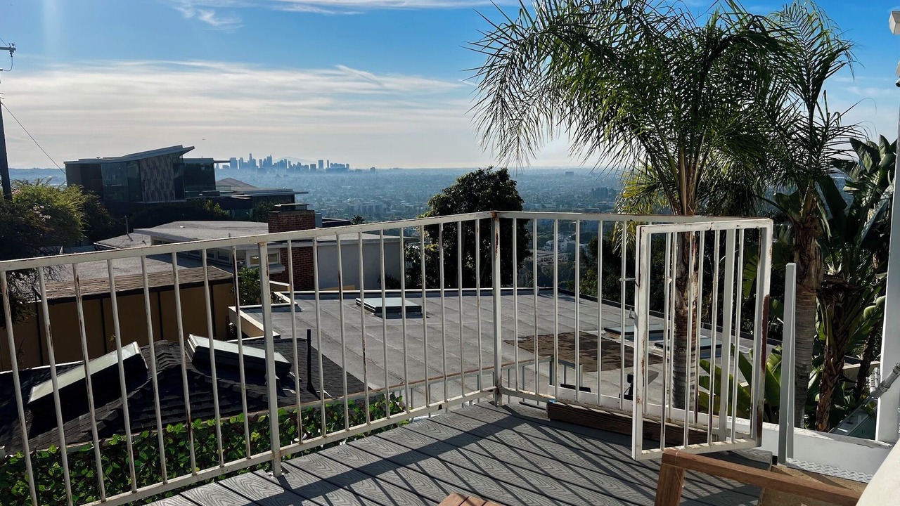 Photo of Outdoor in Hollywood Hills West