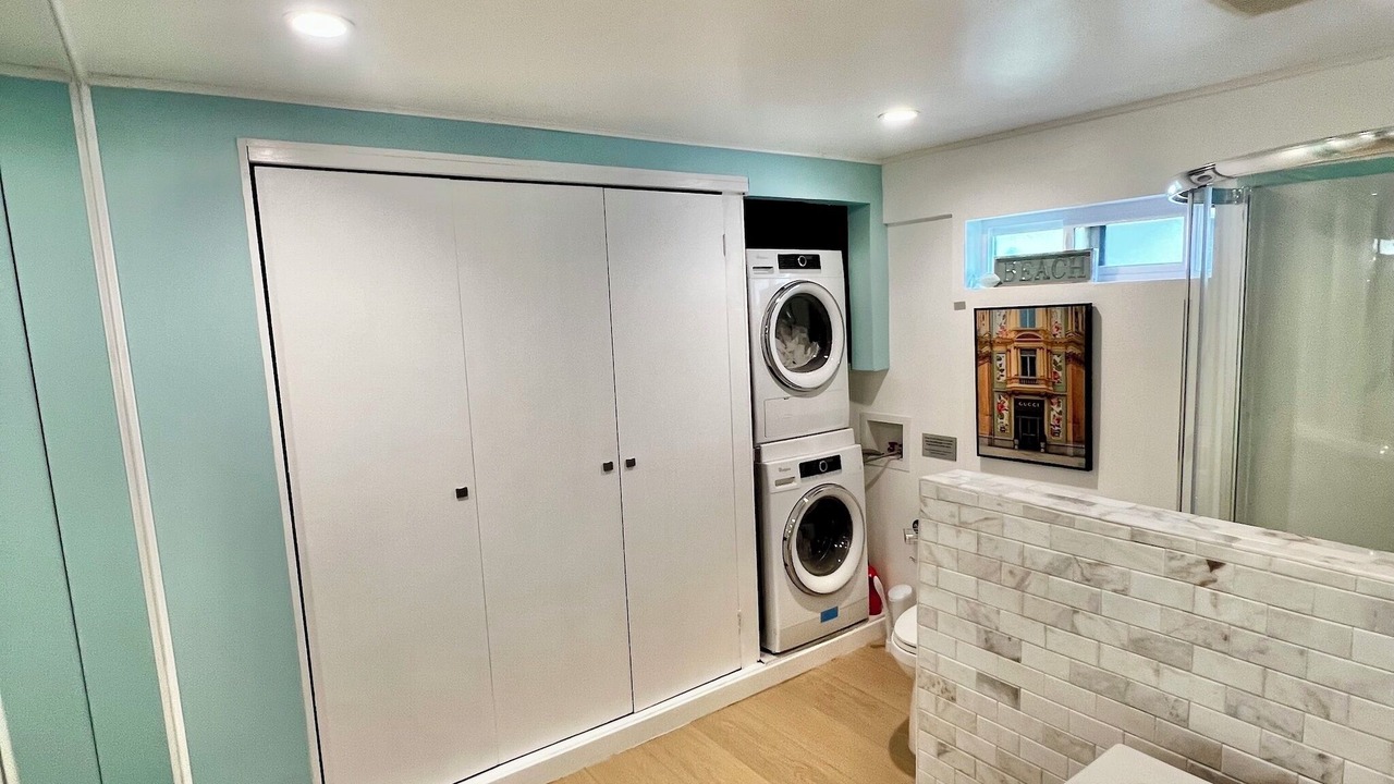 Photo of Bathroom in Hollywood Hills West