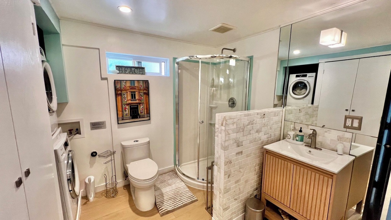 Photo of Bathroom in Hollywood Hills West