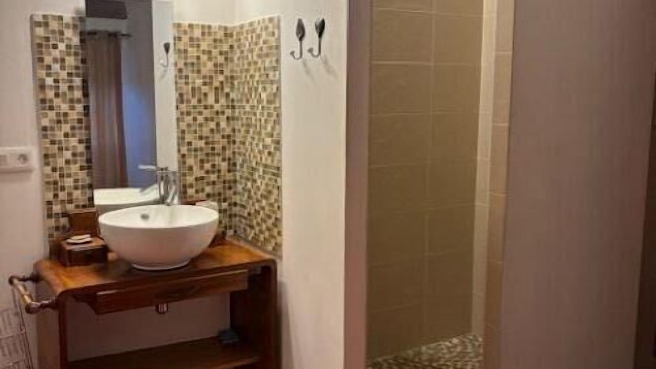 Photo of Bathroom in Peyriac-de-Mer