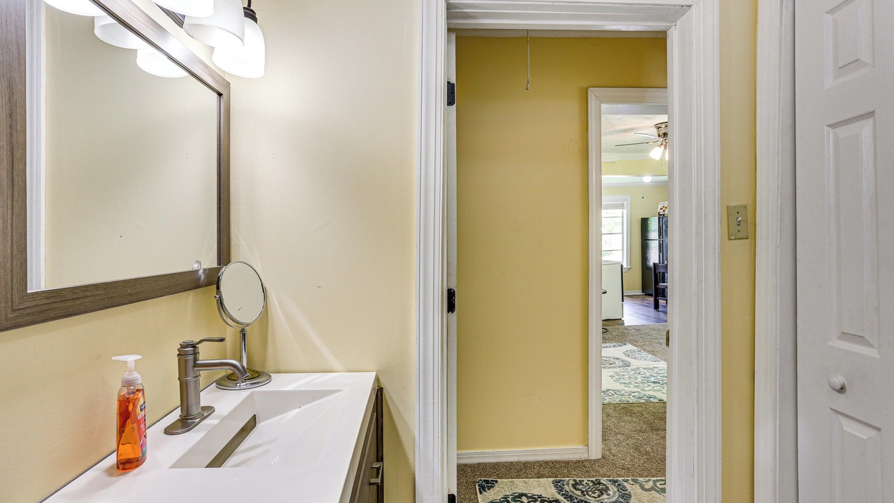 Photo of Bathroom in Lakeview  Jefferson County