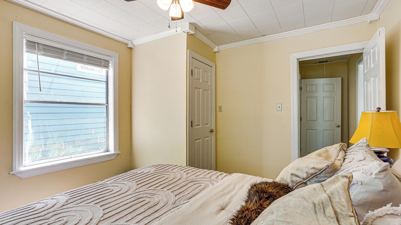 Photo of Bedroom in Lakeview  Jefferson County