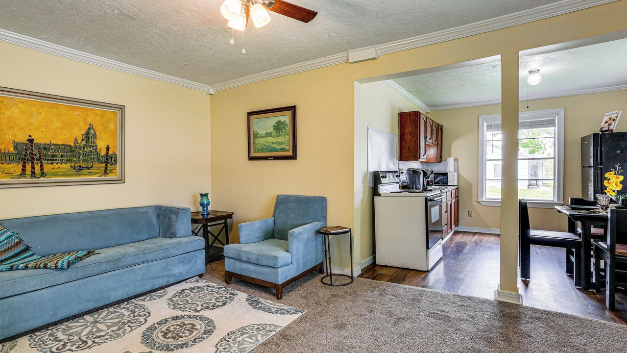 Photo of Livingroom in Lakeview  Jefferson County