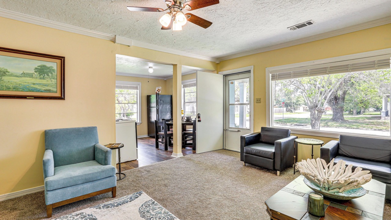 Photo of Livingroom in Lakeview  Jefferson County