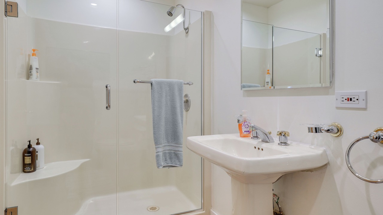 Photo of Bathroom in Discovery Bay