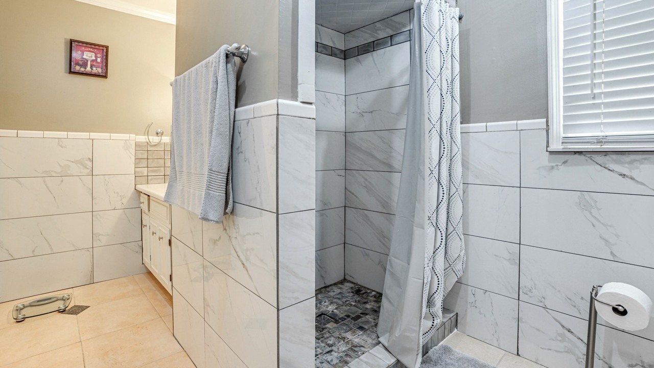 Photo of Bathroom in Oak Grove