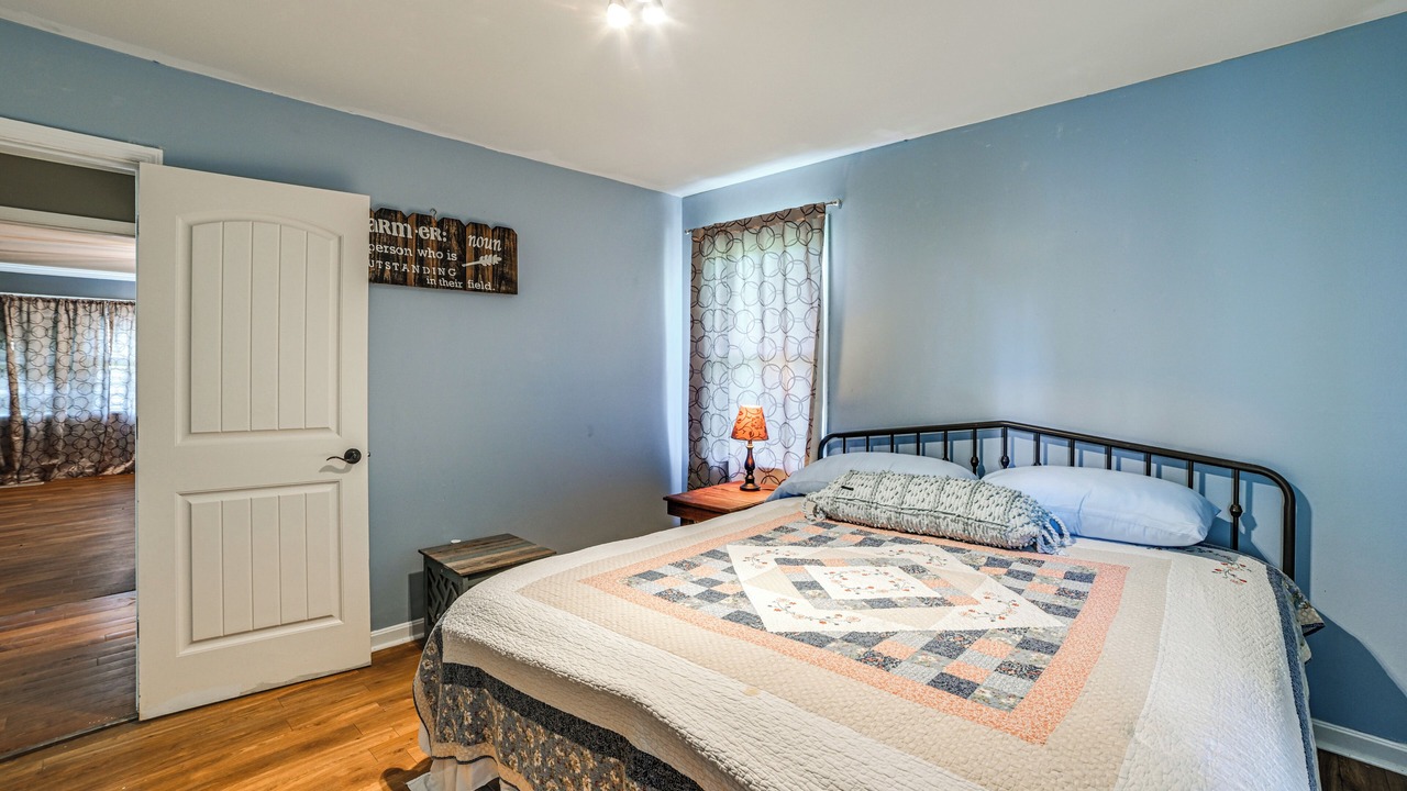 Photo of Bedroom in Oak Grove