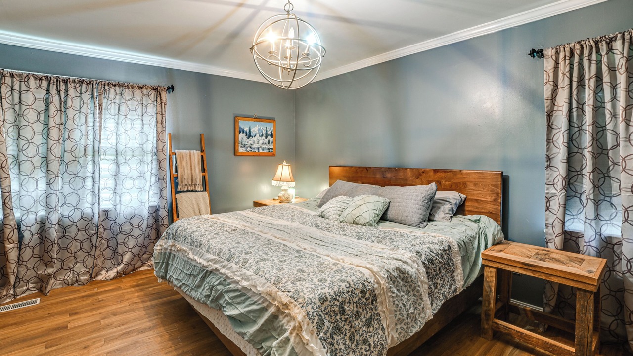 Photo of Bedroom in Oak Grove