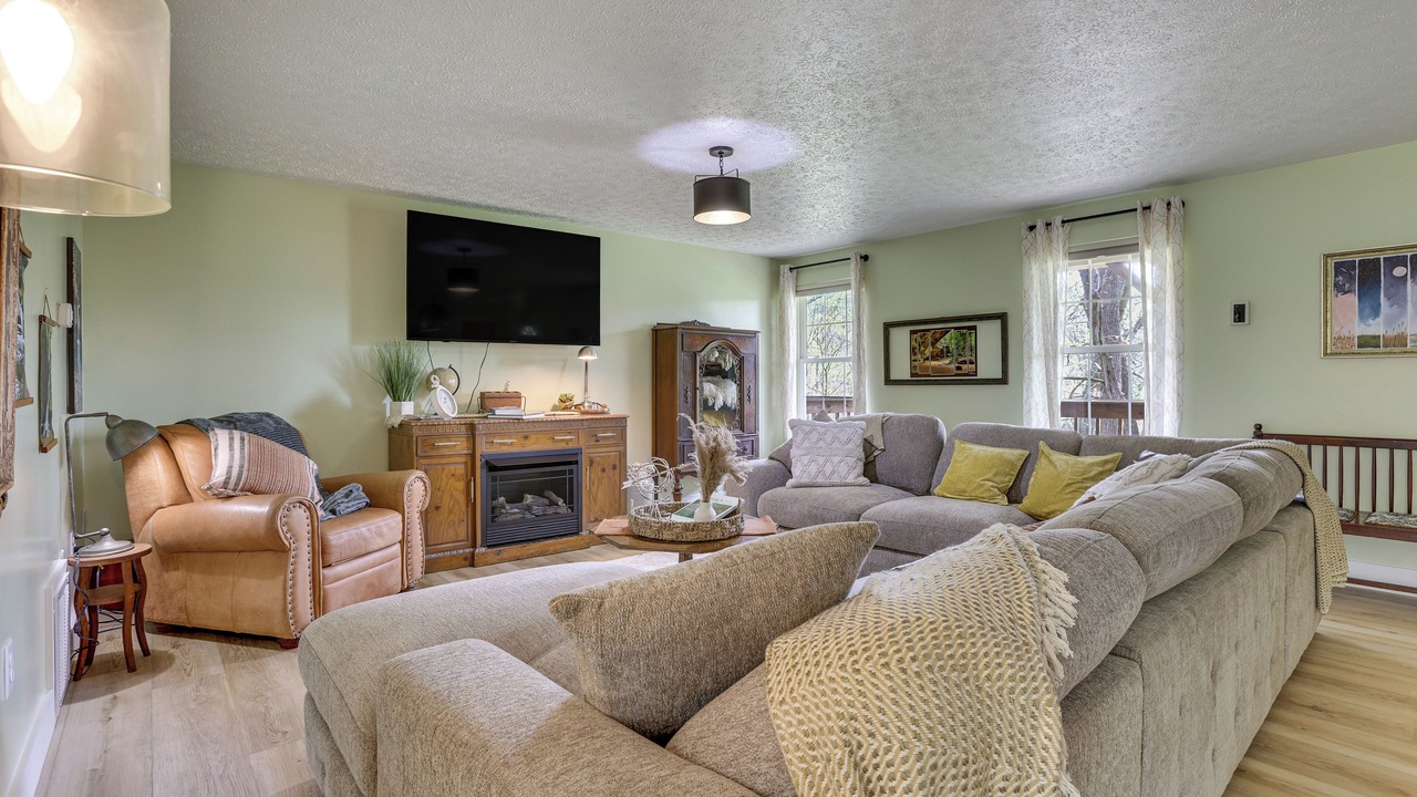 Photo of Livingroom in Laurelville