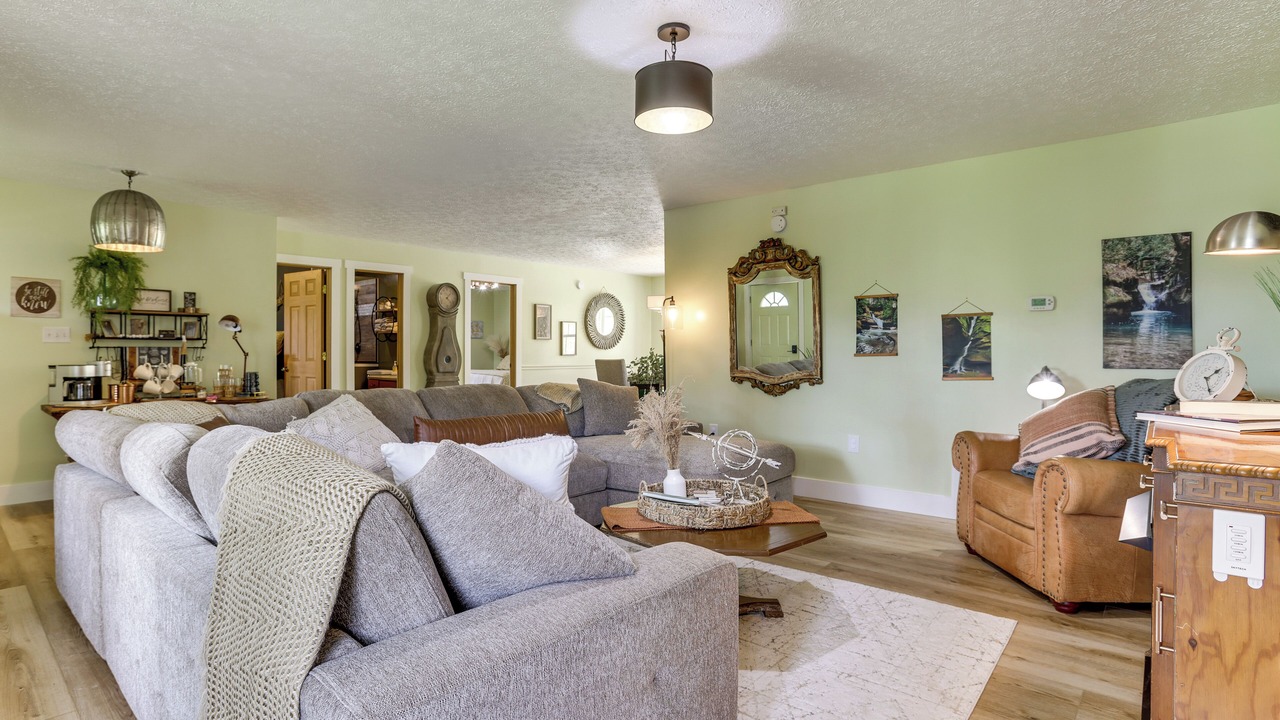 Photo of Livingroom in Laurelville