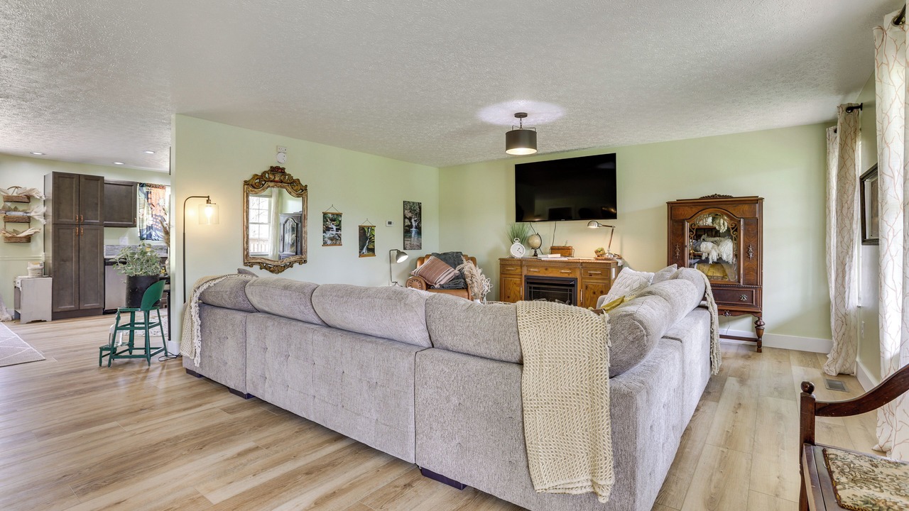 Photo of Livingroom in Laurelville