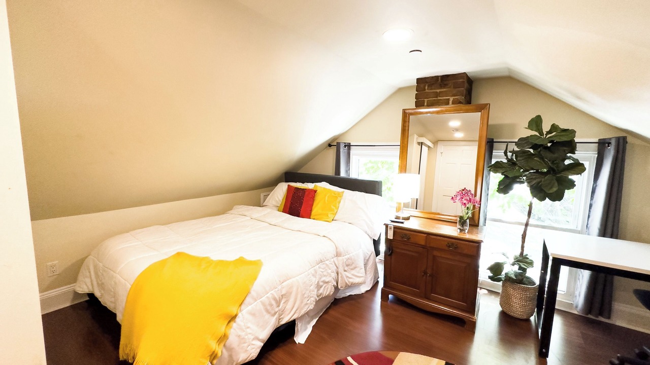 Photo of Bedroom in Tarrytown