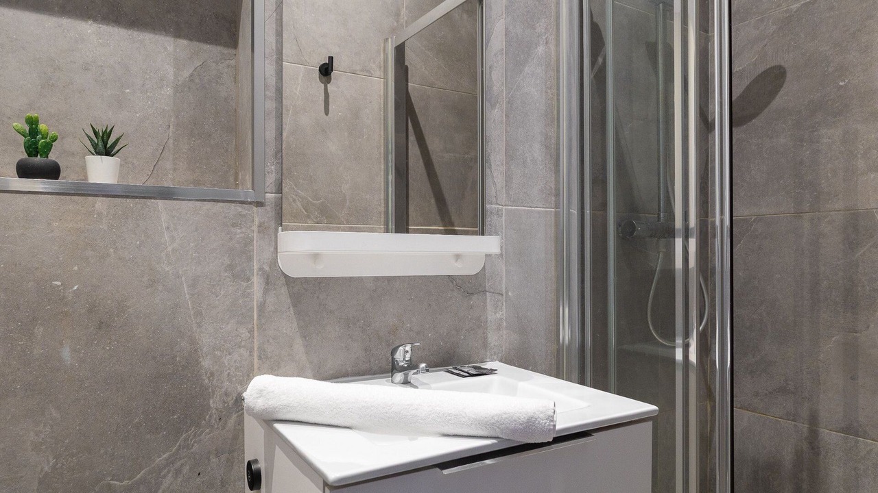 Photo of Bathroom in Quartier de la Folie-Mericourt