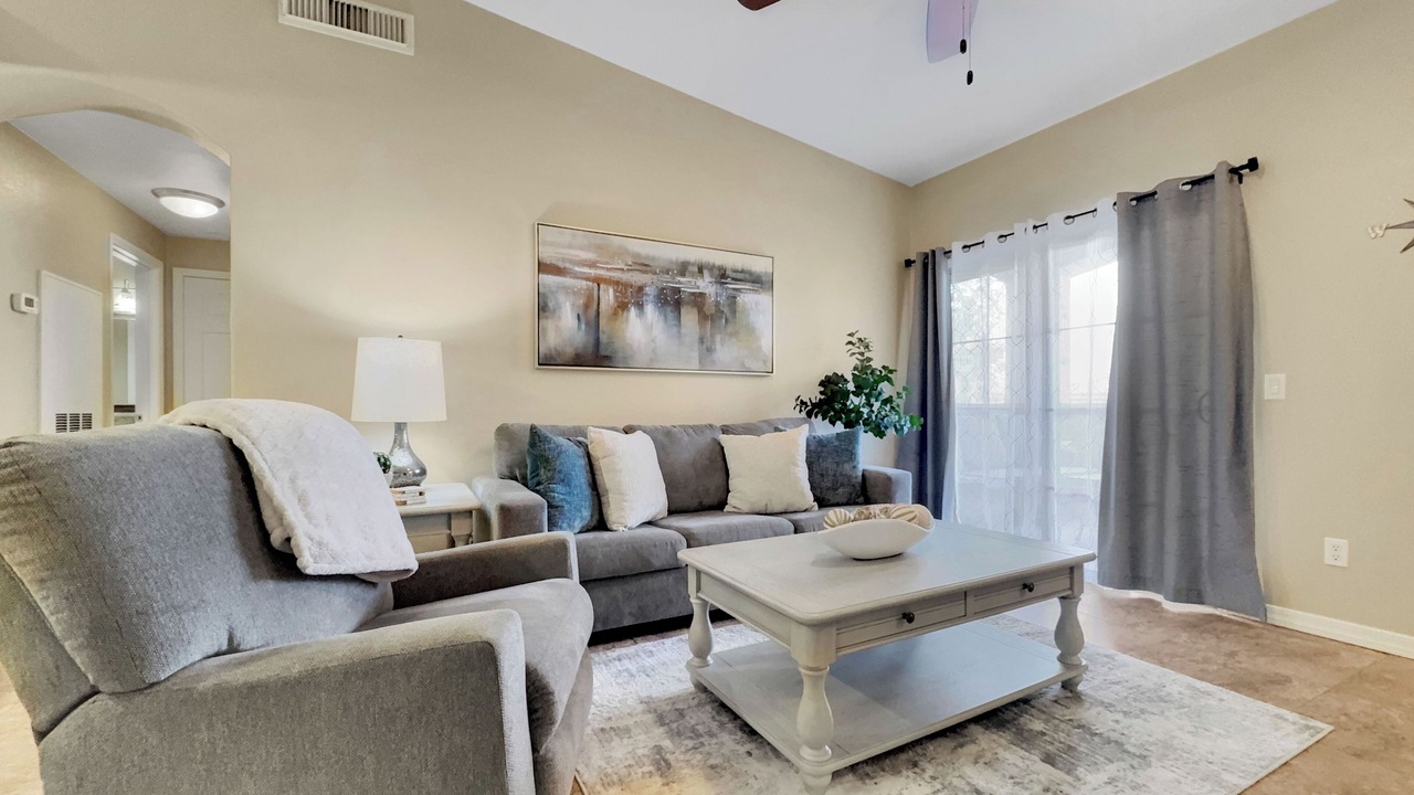 Photo of Livingroom in Parkwood Ranch