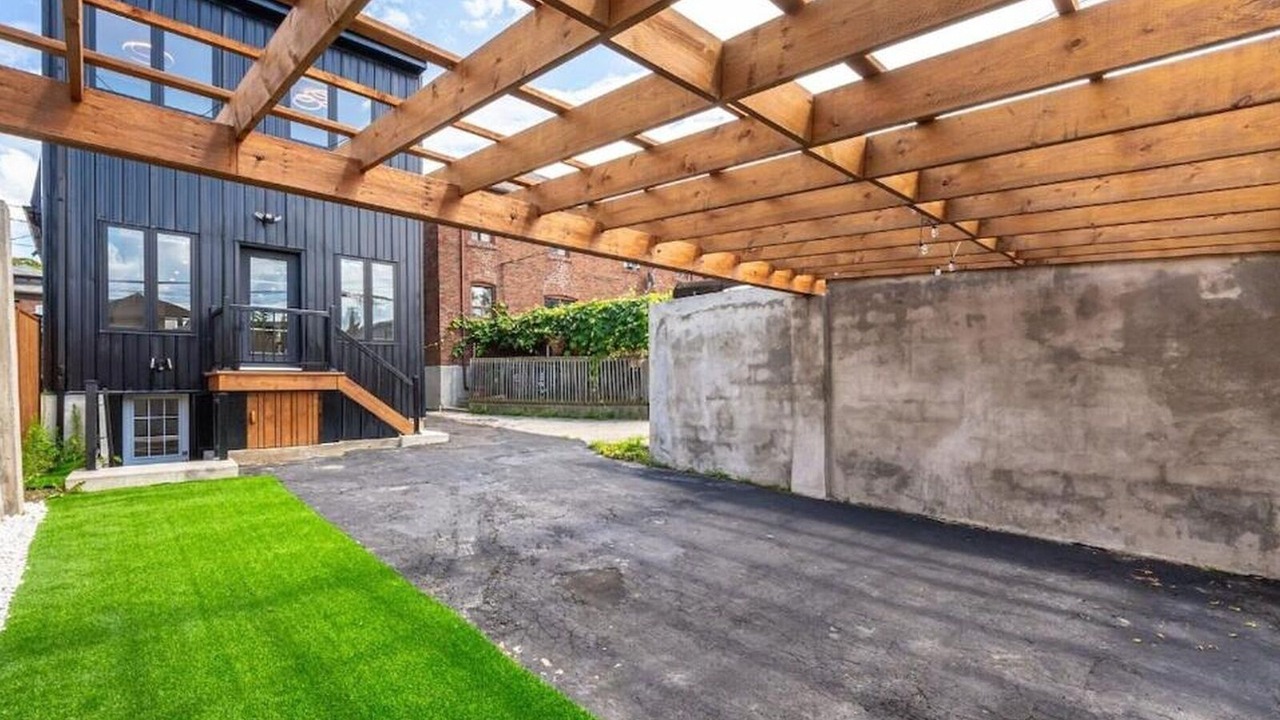 Photo of Outdoor in Oakwood Village
