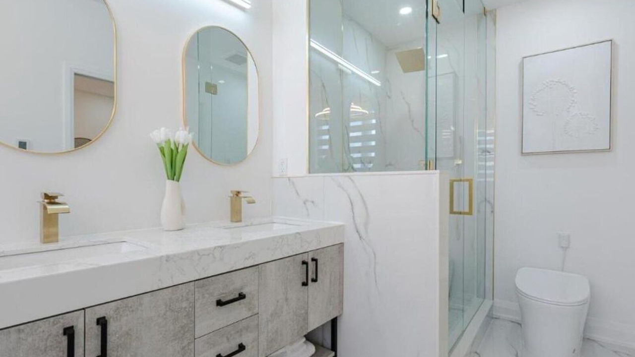 Photo of Bathroom in Oakwood Village