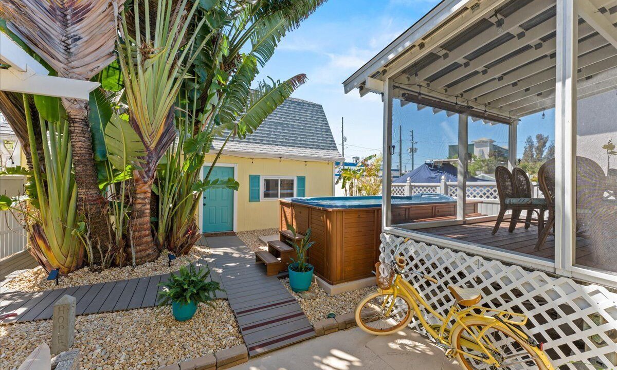 Photo of Patio Balcony in Tarpon Springs