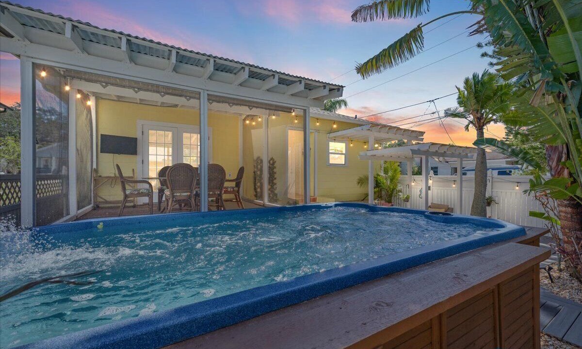 Photo of Patio Balcony in Tarpon Springs