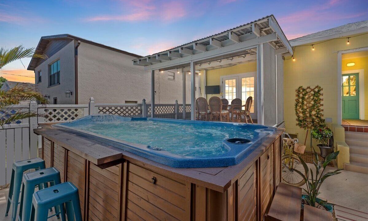 Photo of Patio Balcony in Tarpon Springs