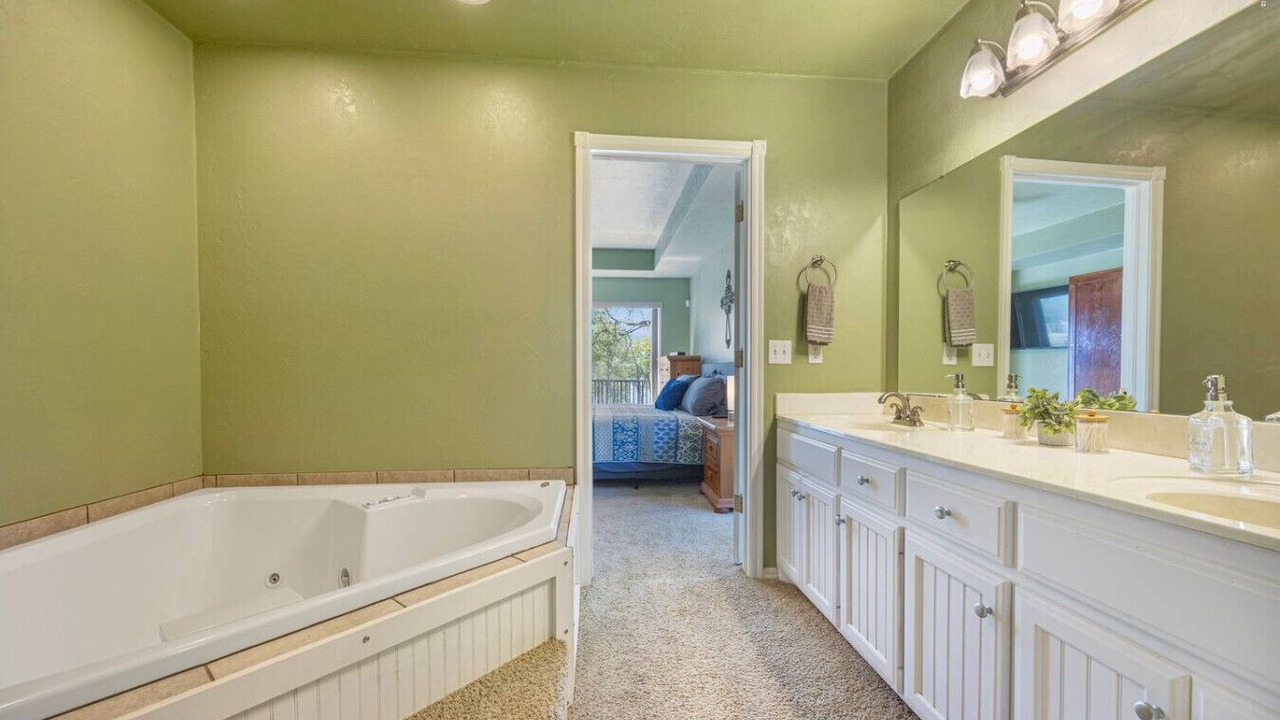 Photo of Bathroom in Texanna
