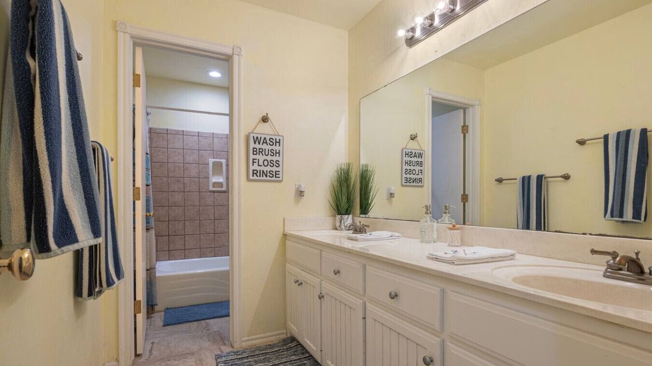 Photo of Bathroom in Texanna