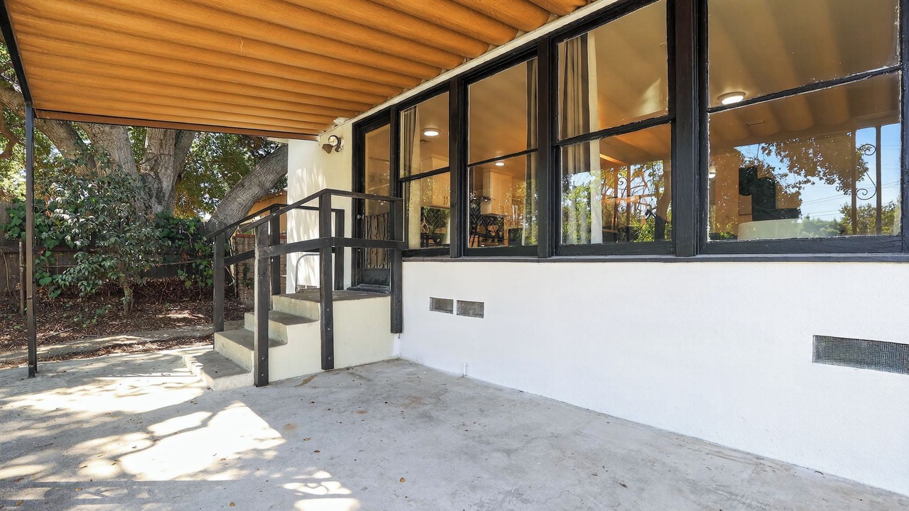 Photo of Patio Balcony in Pasadena