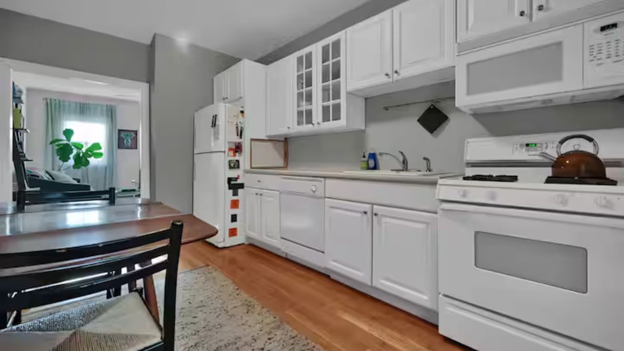 Photo of Kitchen in Medford Street - The Neck
