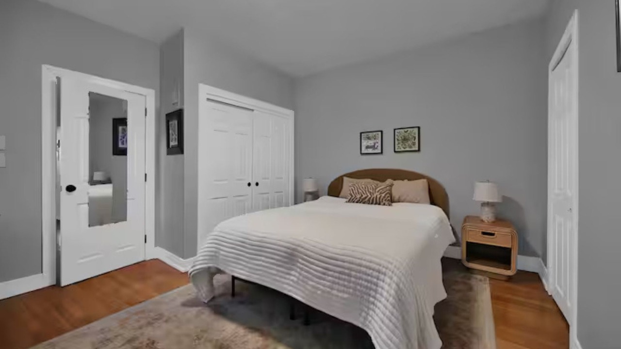 Photo of Bedroom in Medford Street - The Neck