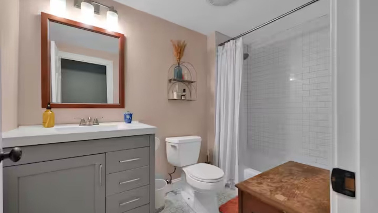 Photo of Bathroom in Medford Street - The Neck