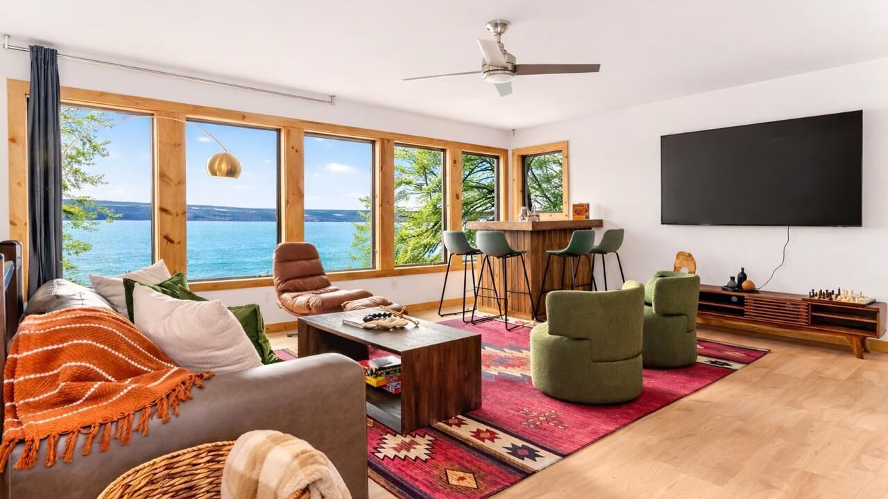 Photo of Livingroom in Town of Torrey