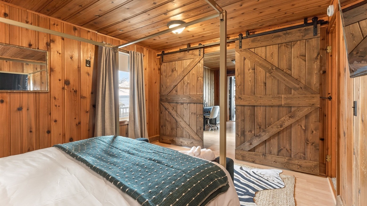 Photo of Bedroom in Town of Torrey