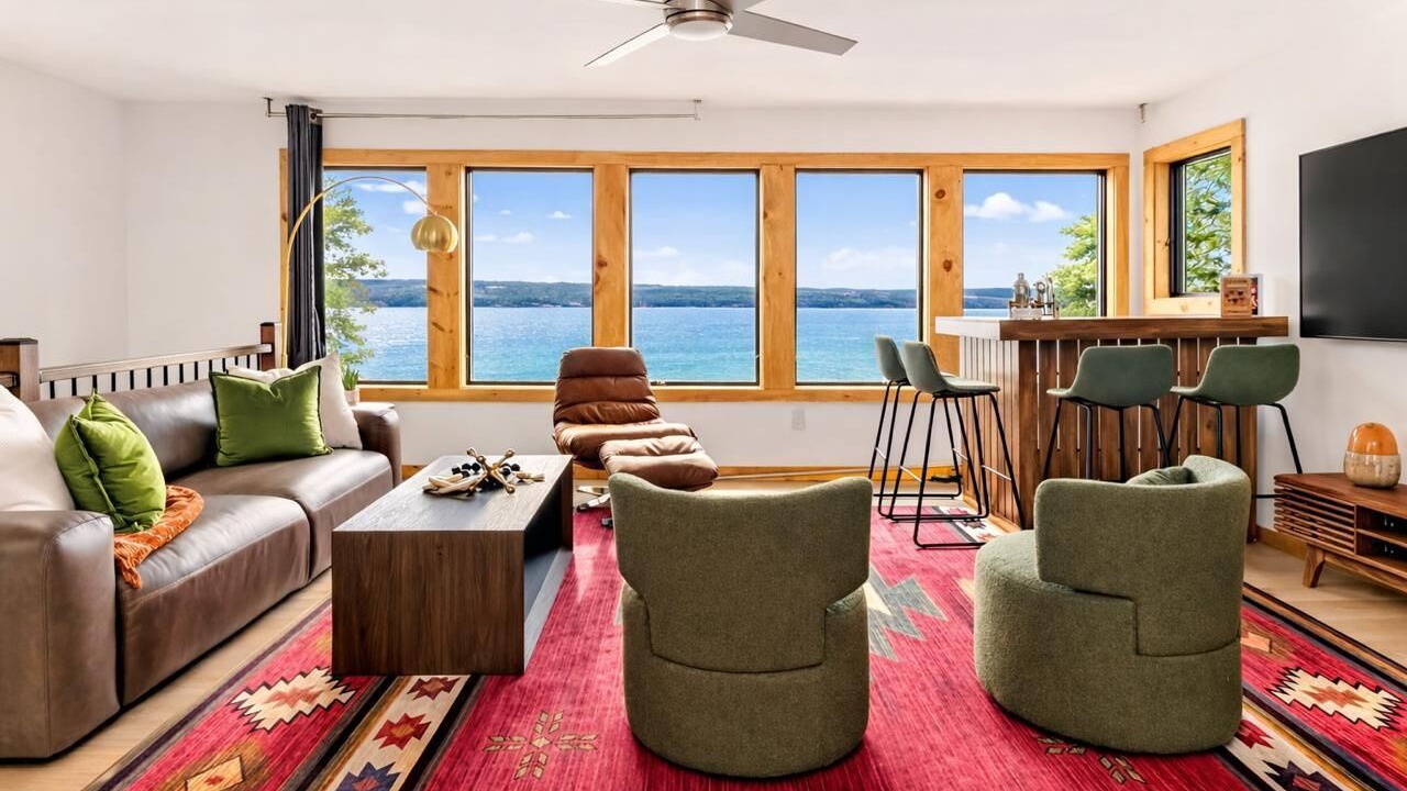Photo of Livingroom in Town of Torrey