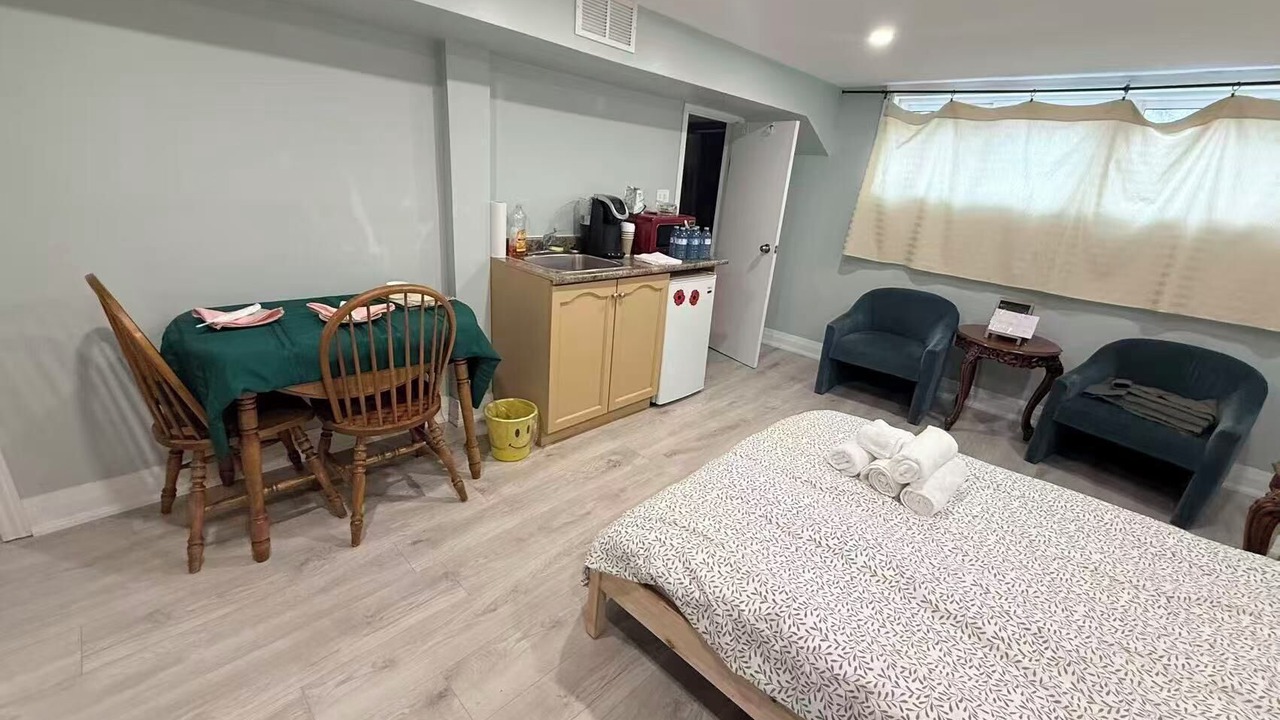 Photo of Bedroom in Aurora