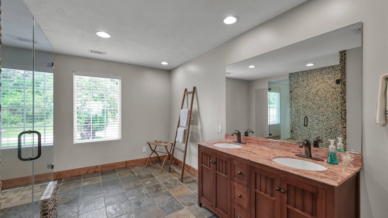 Photo of Bathroom in Walden on Lake Conroe