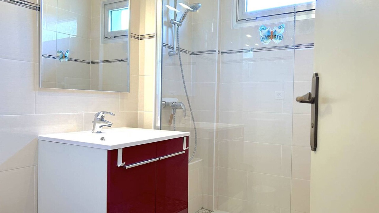 Photo of Bathroom in Le Lavandou